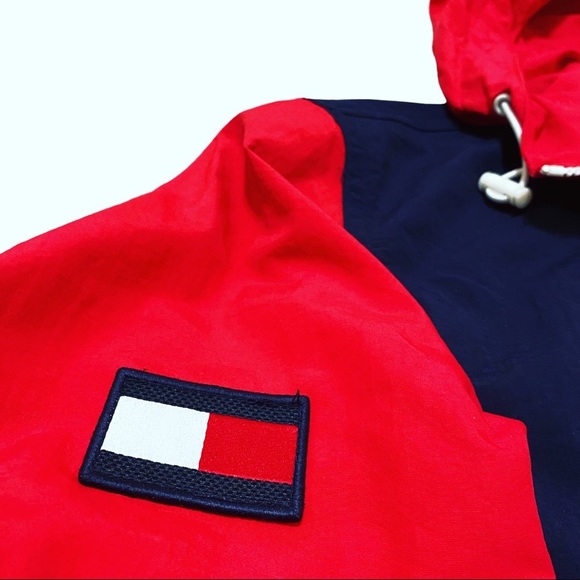 (𝗡𝗪𝗧) Tommy Hilfiger Hooded Windbreaker⠀ - Picture 3 of 6